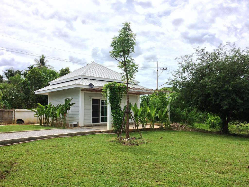 Hotel Baan2Rai Kanchanaburi Exterior foto