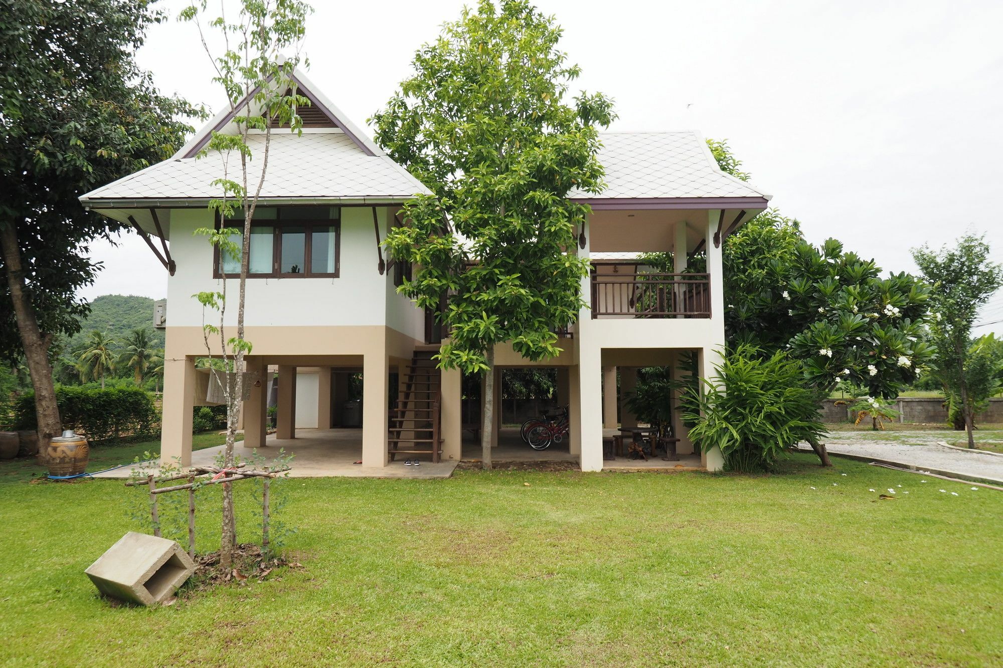 Hotel Baan2Rai Kanchanaburi Exterior foto