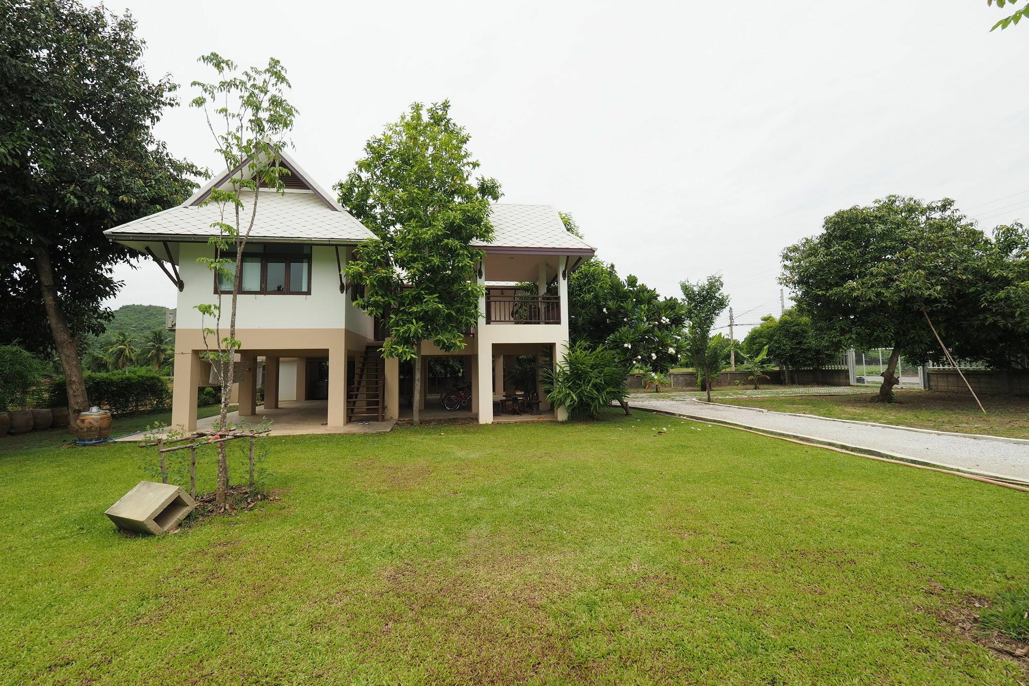 Hotel Baan2Rai Kanchanaburi Exterior foto